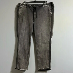 Torrid black denim jogger size 3 (24-26)